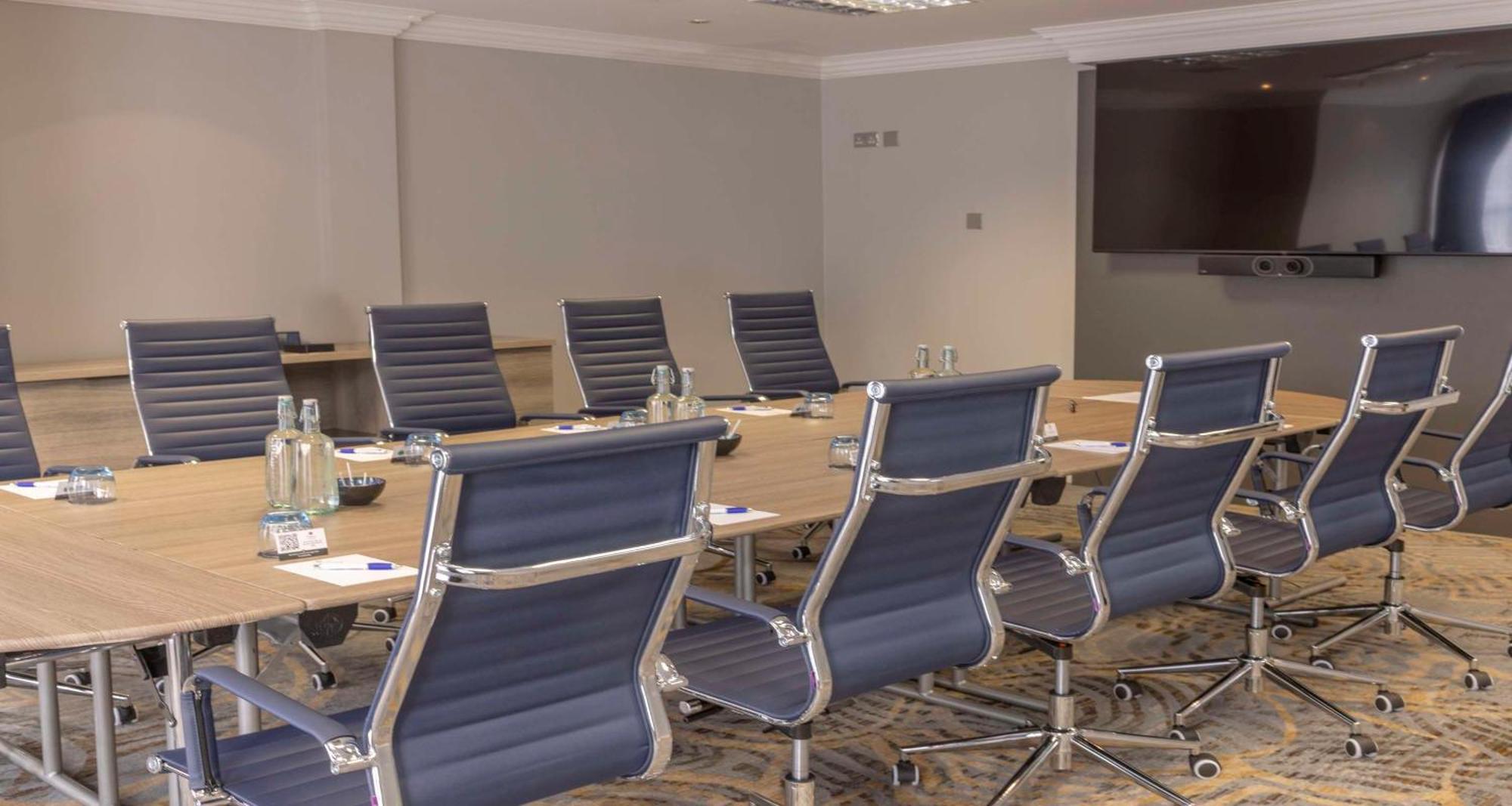 Crowne Plaza East Midlands Airport By Ihg Hotel Derby Buitenkant foto